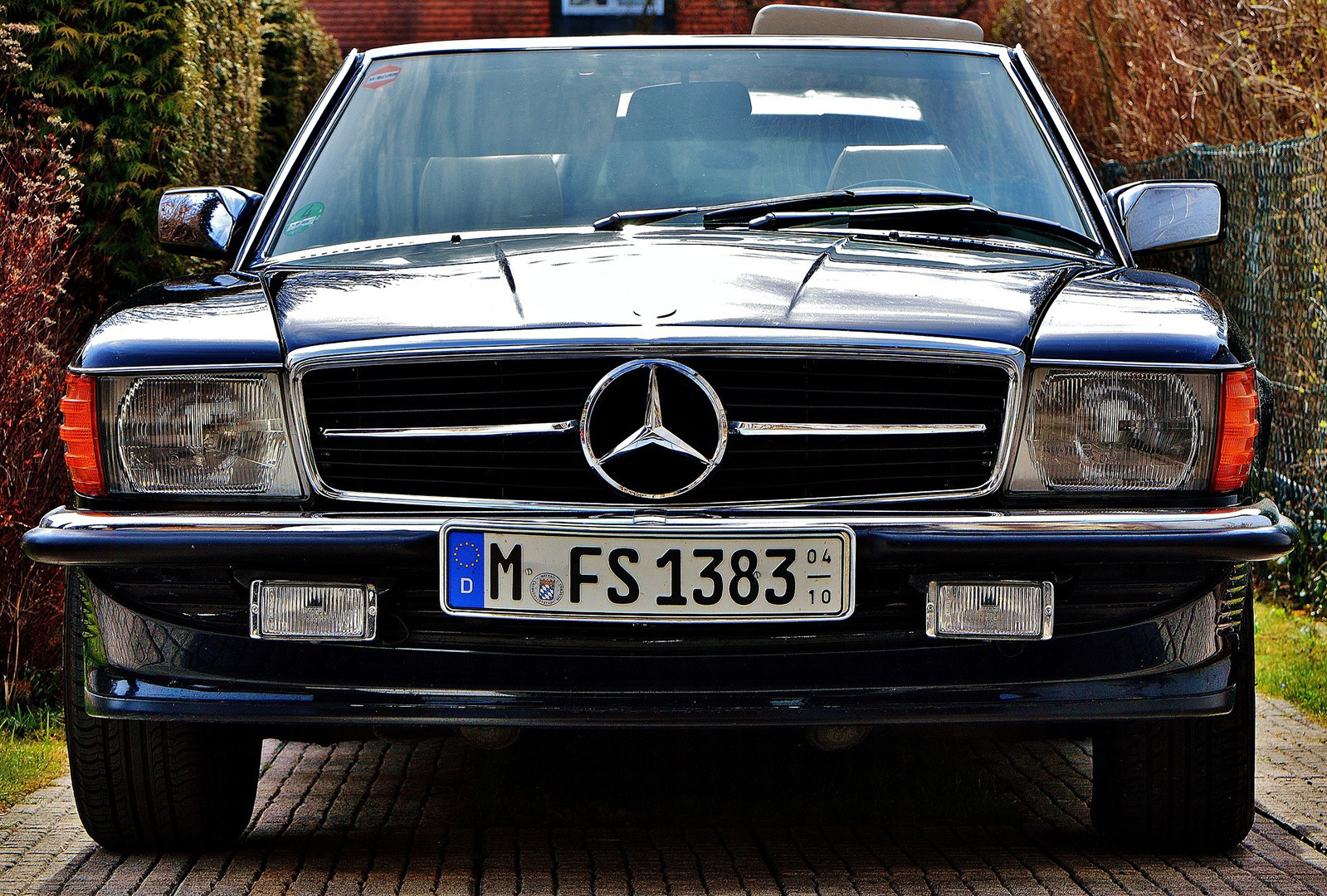 mercedes_benz_classics_lr_1_1.jpg